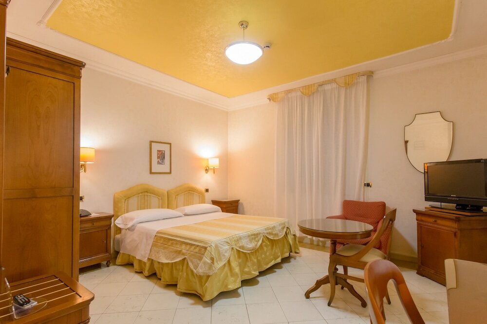 Фото Mariano IV Palace Hotel