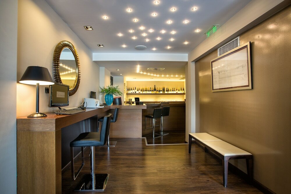 Фото The Athens Gate Hotel