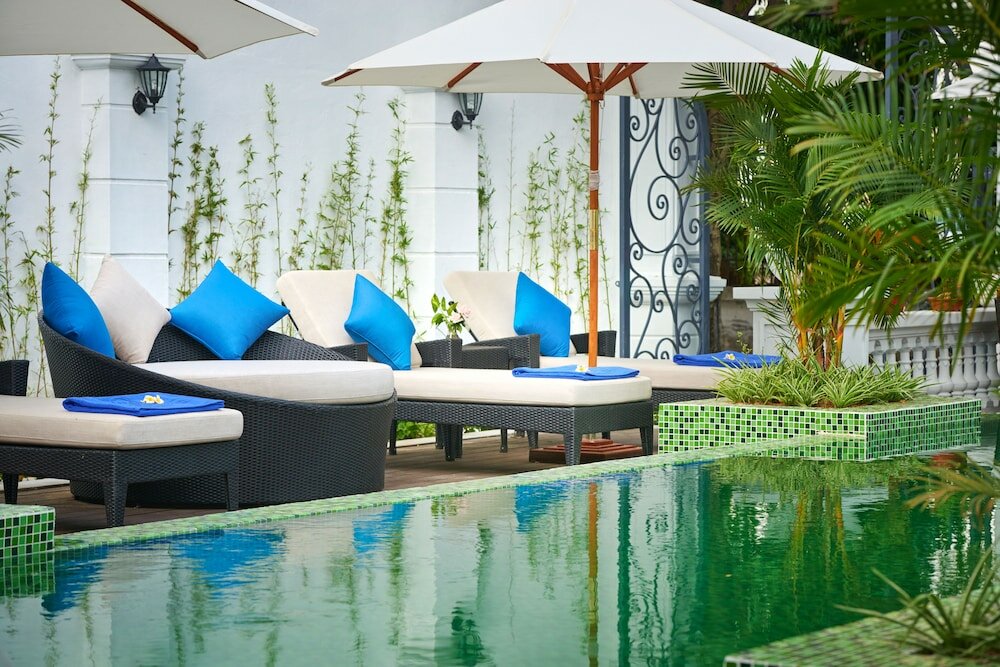 Фото Manoir Des Arts Hotel