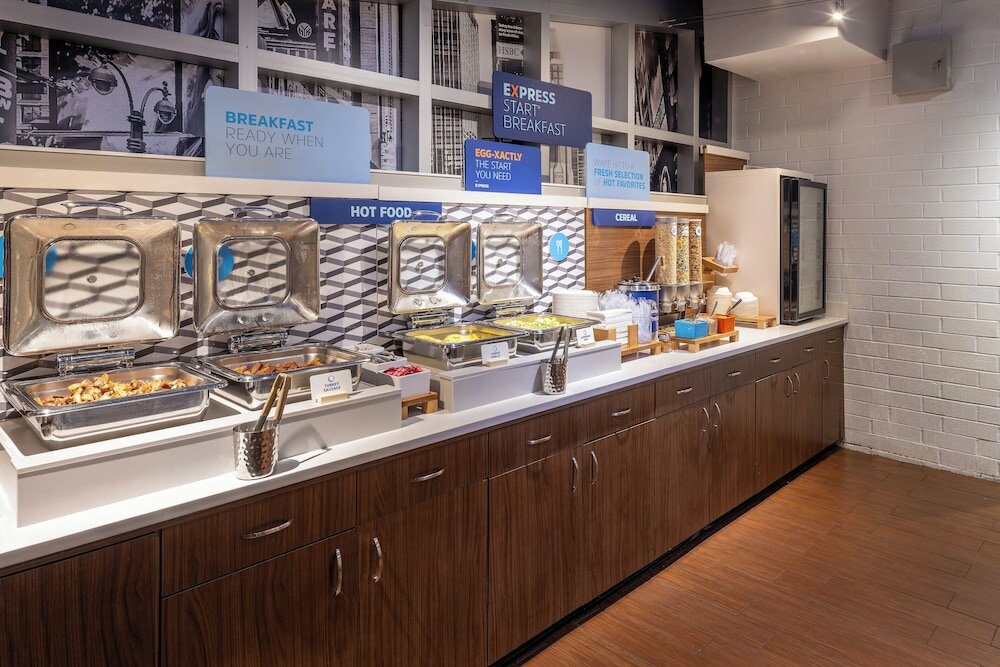 Фото Holiday Inn Express New York City Times Square