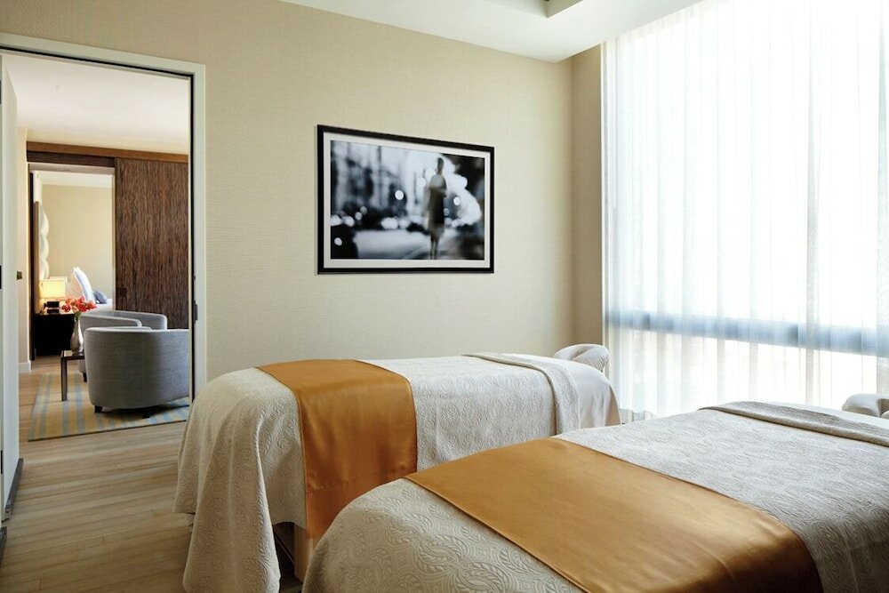 Фото The Dominick