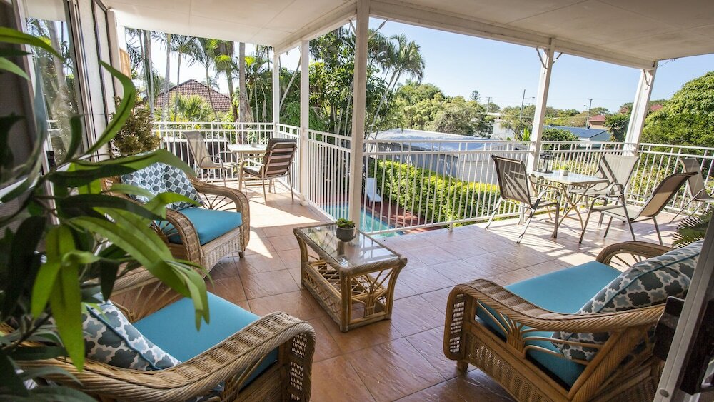 Фото Ainslie Manor B&b