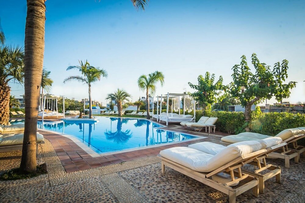 Фото Parthenis Hotel & Suites