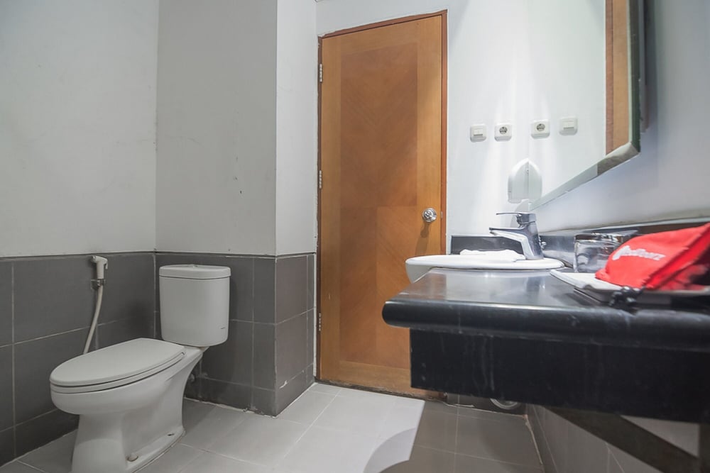 Фото RedDoorz Premium near Paris Van Java Mall