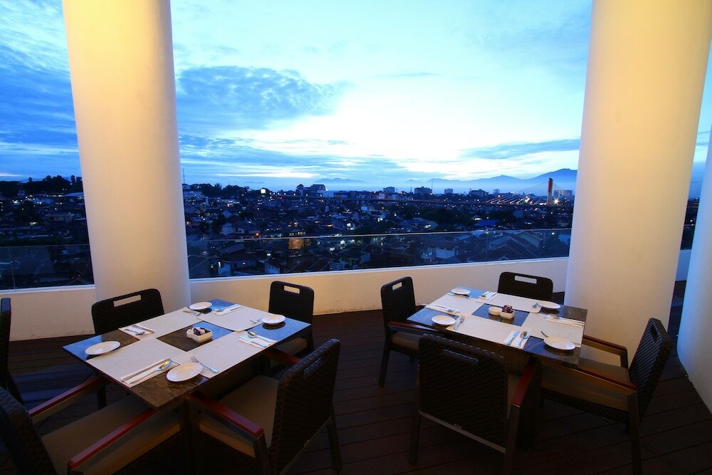 Фото Sensa Hotel