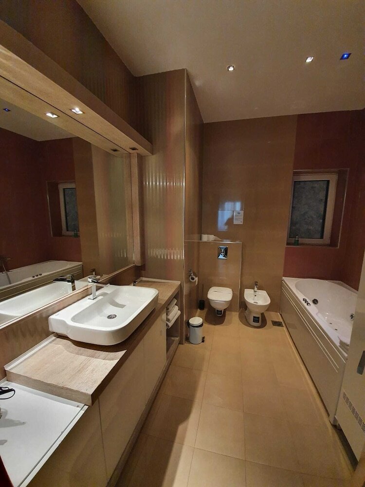 Фото Privilege Suites by Central Park