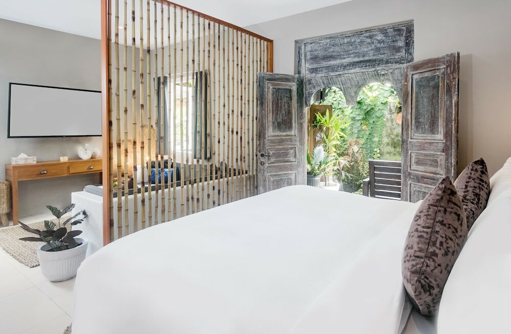 Фото Canvas Escape Resort