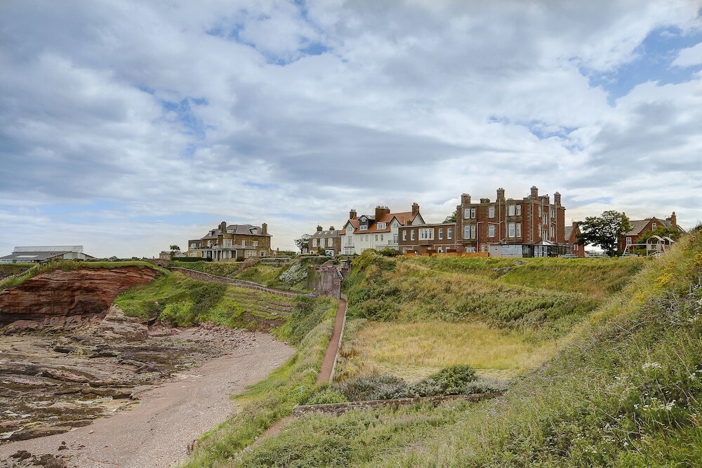 Фото Bayswell Park Hotel