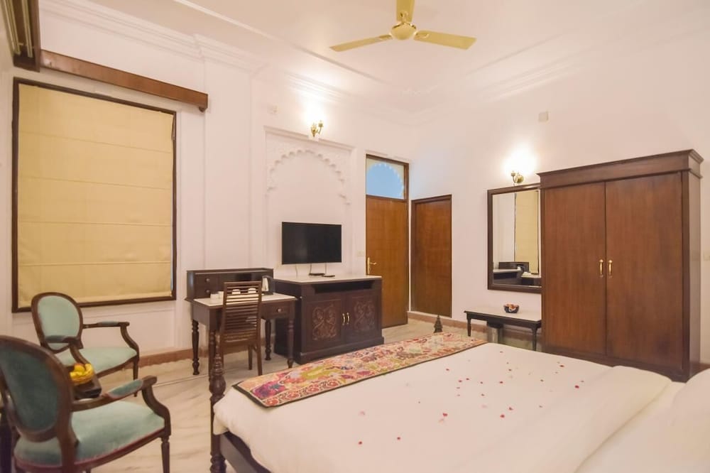 Фото Hotel Raj Kuber