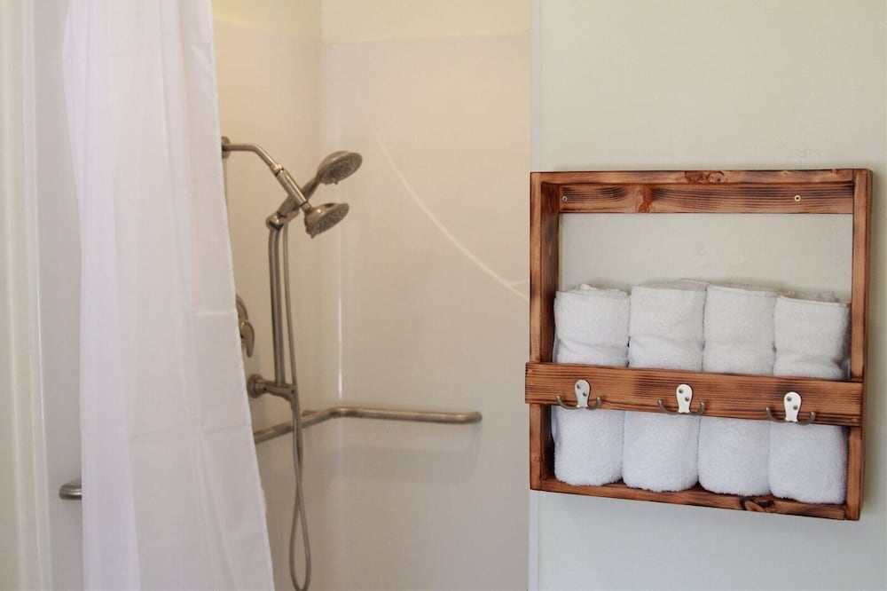 Фото Hurricane Hideaway Lodging