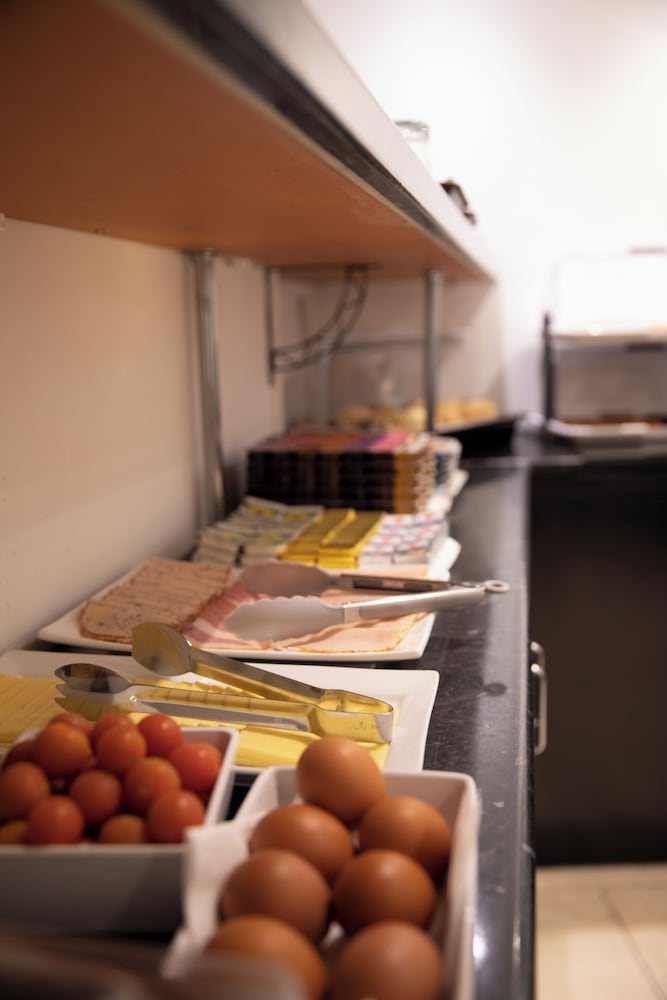 Фото Duke of Leinster Hotel