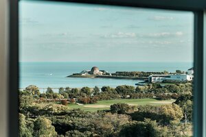 Гостиница The Congress Plaza Hotel & Convention Center