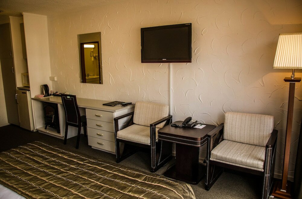 Фото Alpers Lodge & Conference Centre