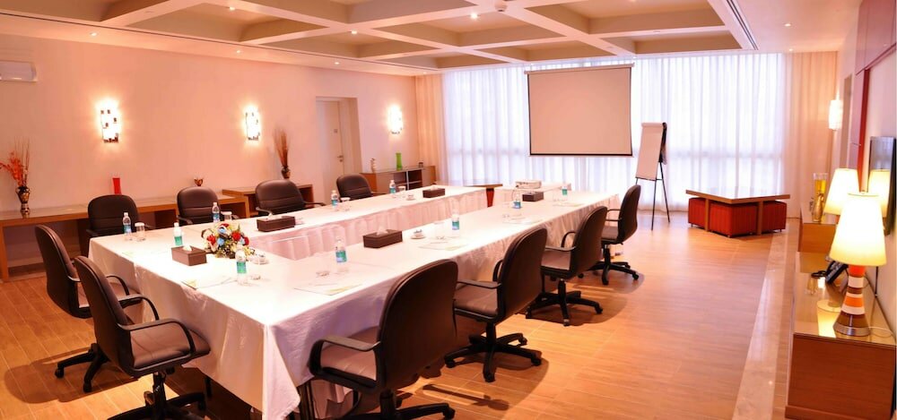 Фото Salalah Gardens Hotel