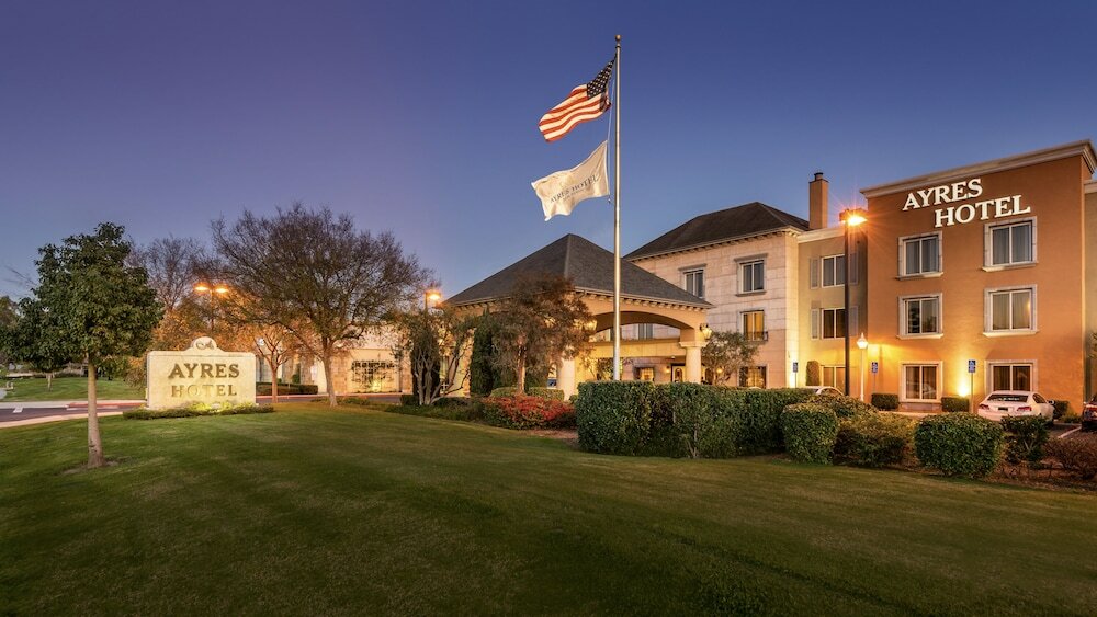 Фото Ayres Hotel Seal Beach