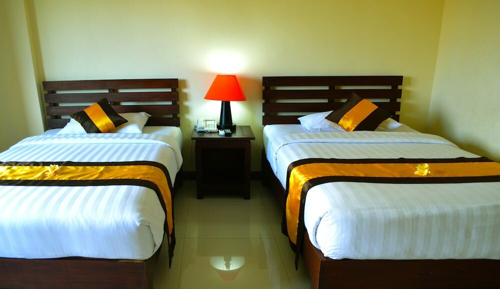 Фото Nirmala Hotel and Convention Centre