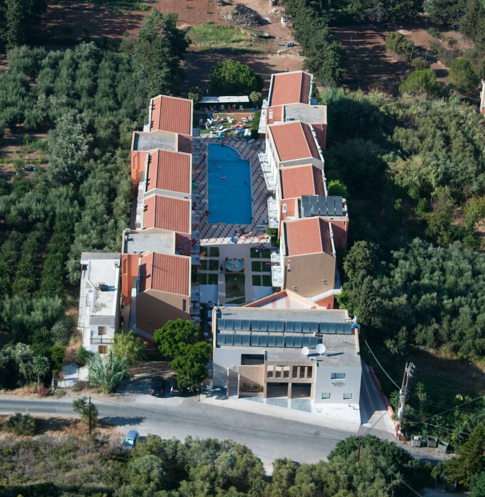 Фото отеля 2