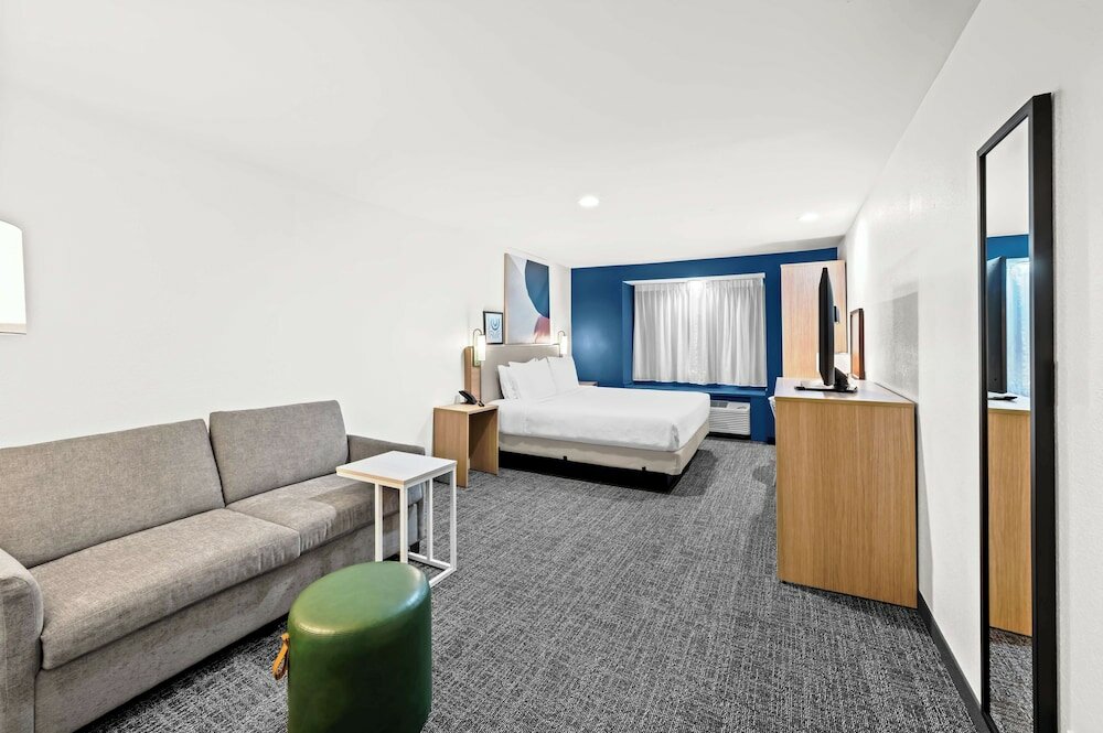 Фото Comfort Inn & Suites Airport Dulles - Gateway