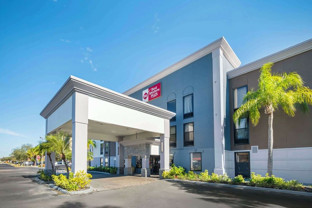 Фото Best Western Plus Universal Inn