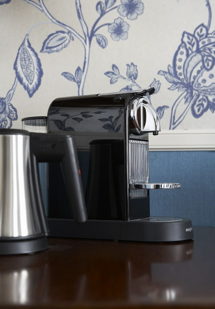 Фото Carlton Ambassador Hotel