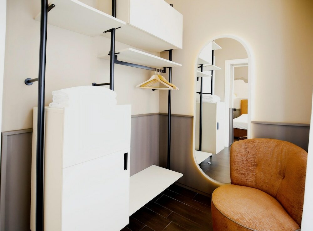 Фото The B Place