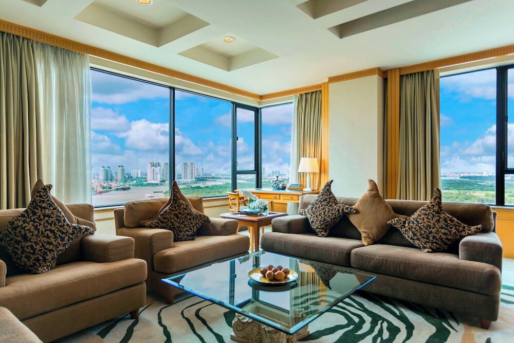 Фото Renaissance Riverside Hotel Saigon