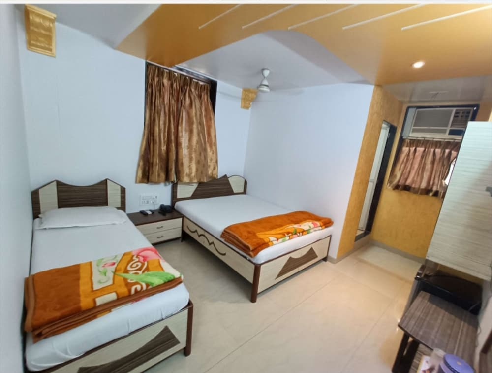 Фото Hotel Broadway Colaba