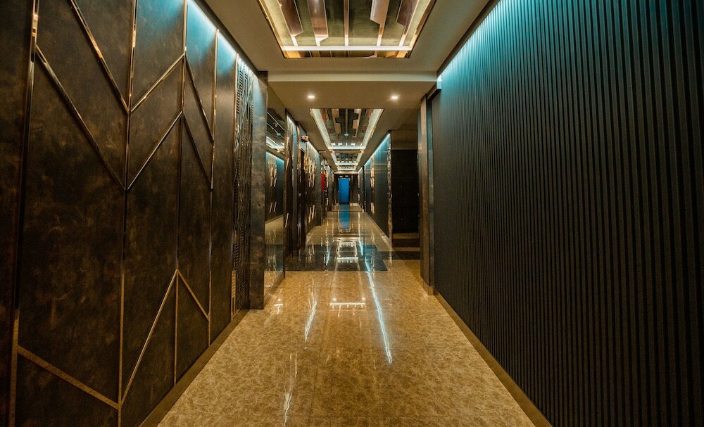 Фото The Grand Hill Hotel