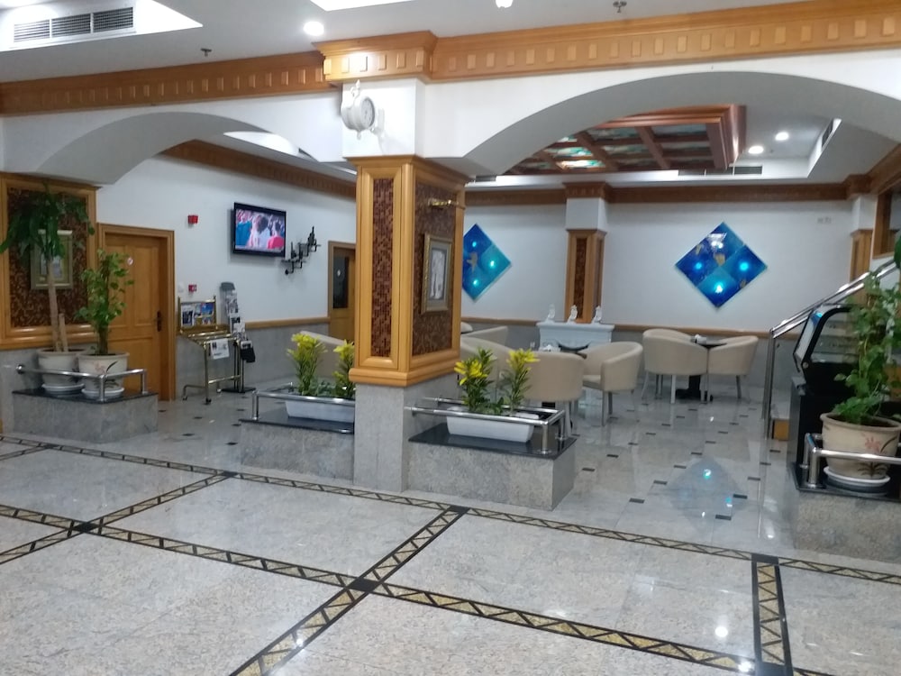 Фото Taj Plaza Hotel