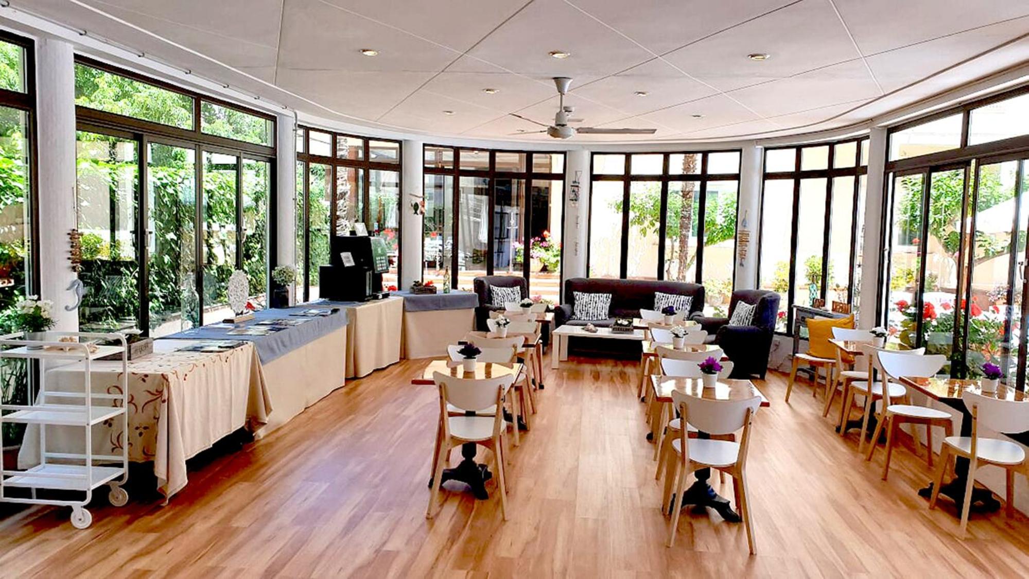 Фото Hotel Mireia