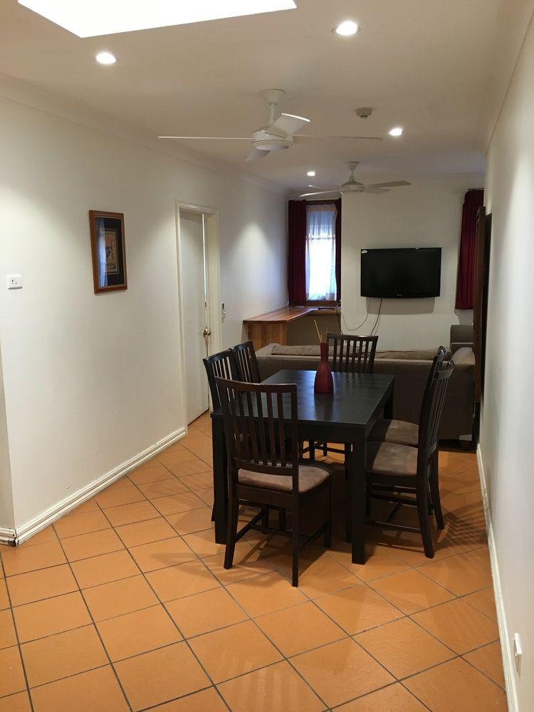 Фото The Manly Lodge Boutique Hotel