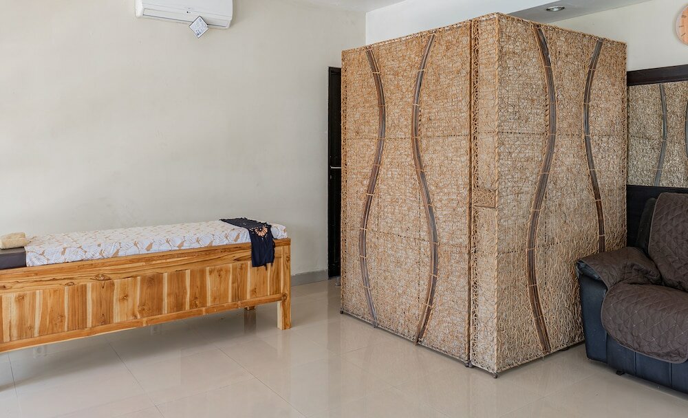 Фото Kuta Airport Insta Hotel