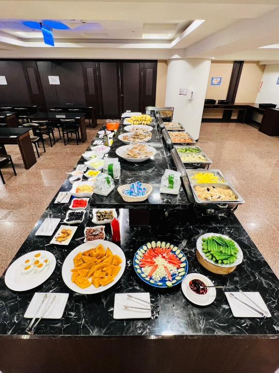 Фото Regal International Hotel