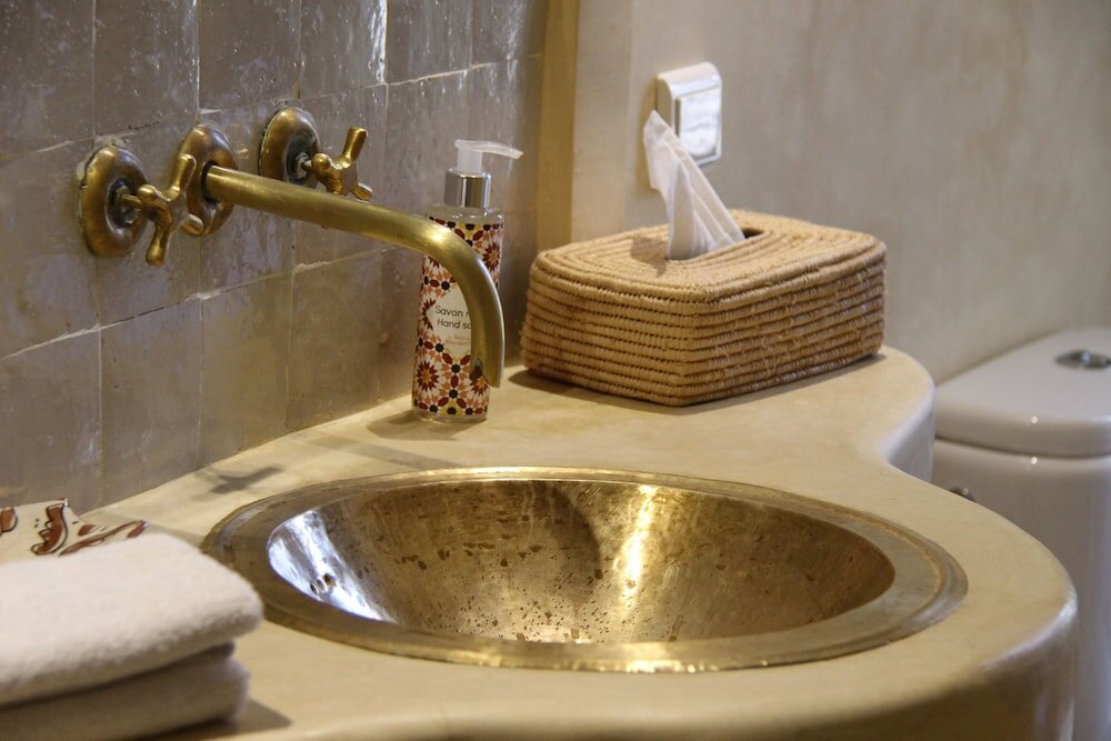 Фото Riad Emberiza Sahari