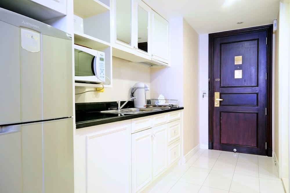 Фото Centre Point Plus Hotel Silom