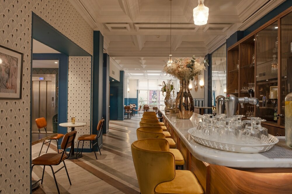 Фото Bristol Hôtel Avignon