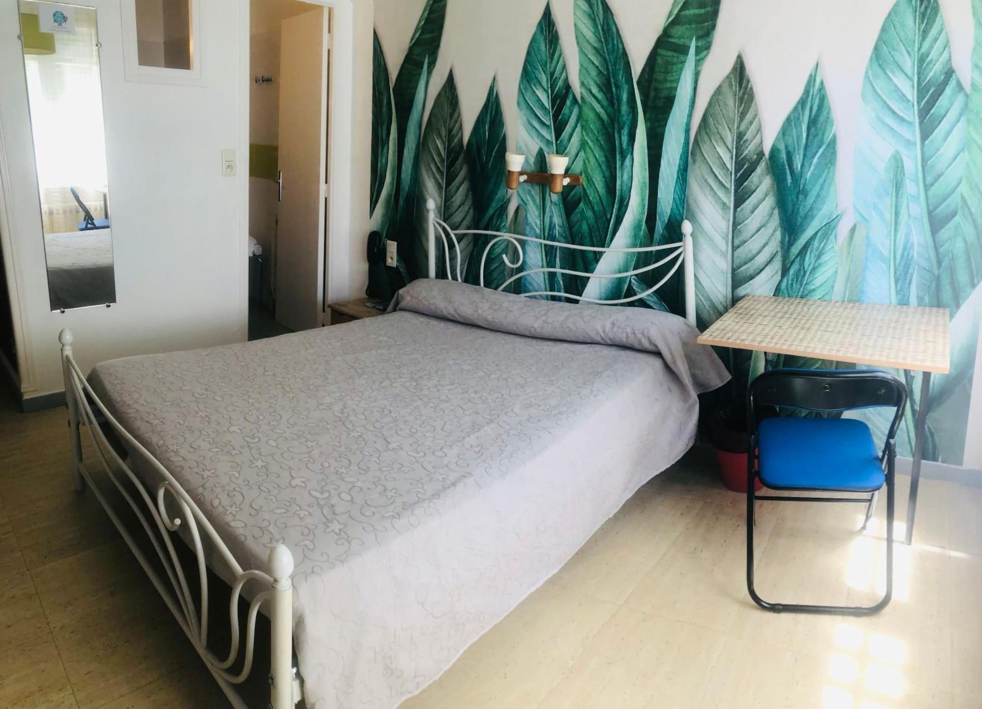 Фото Hôtel Les Myrtes