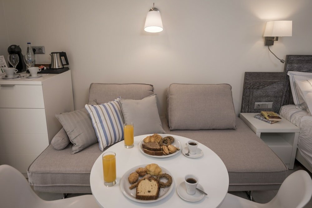 Фото Bio Suites Hotel