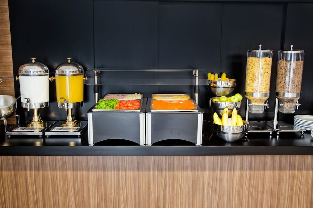 Фото City Express Plus Satelite