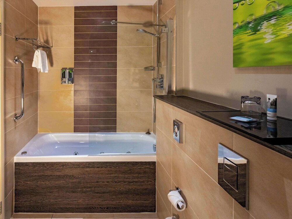 Фото Mercure Milton Keynes