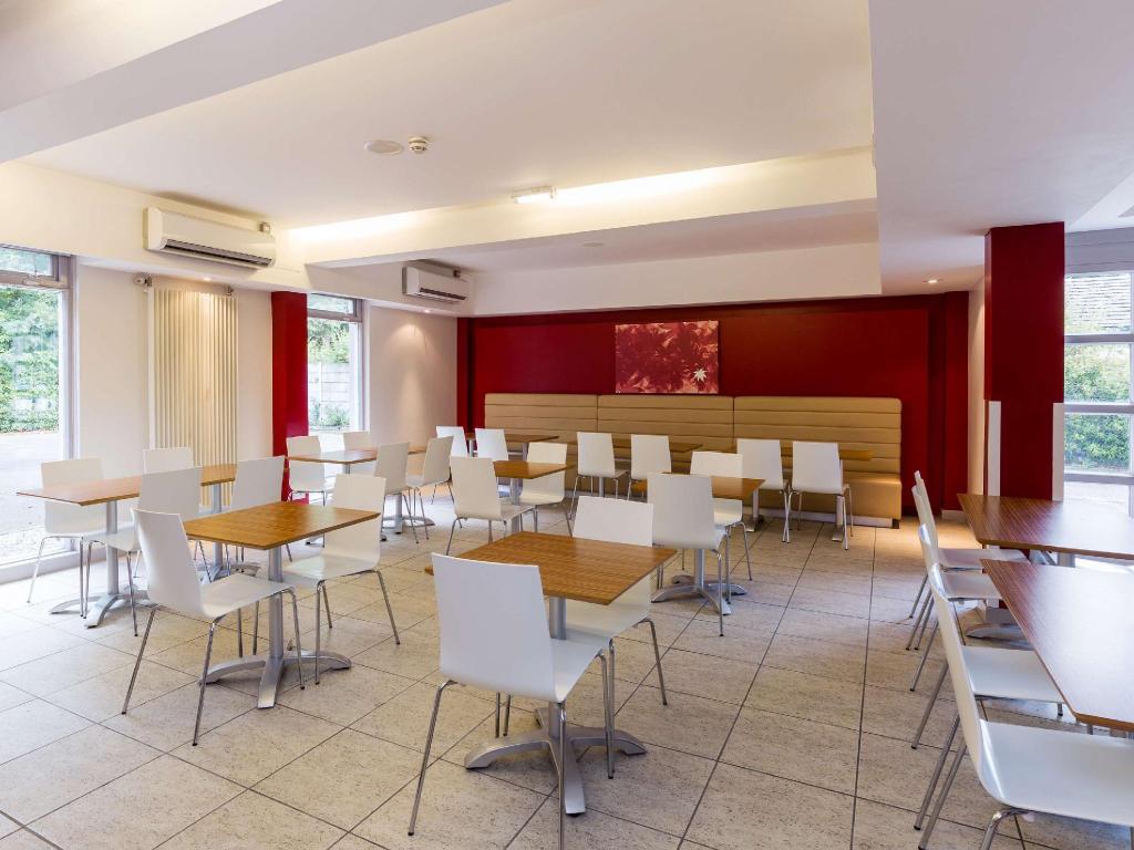 Фото Travelodge Dundee Strathmore Avenue