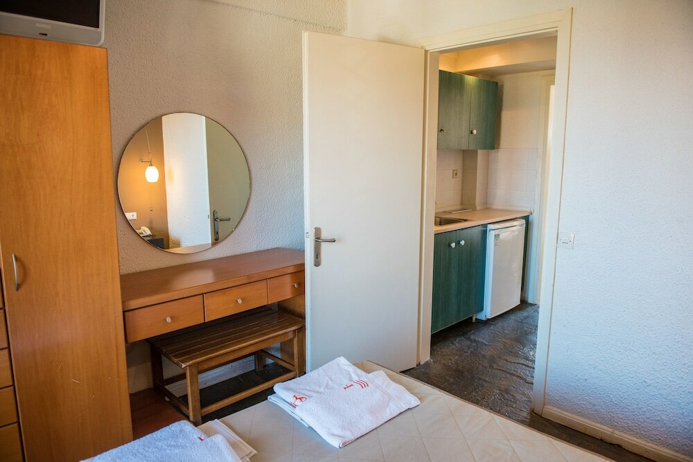 Фото Stamos Hotel