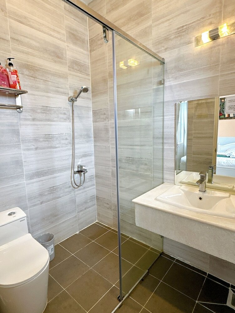 Фото Le Petit Paris Hotel Dalat