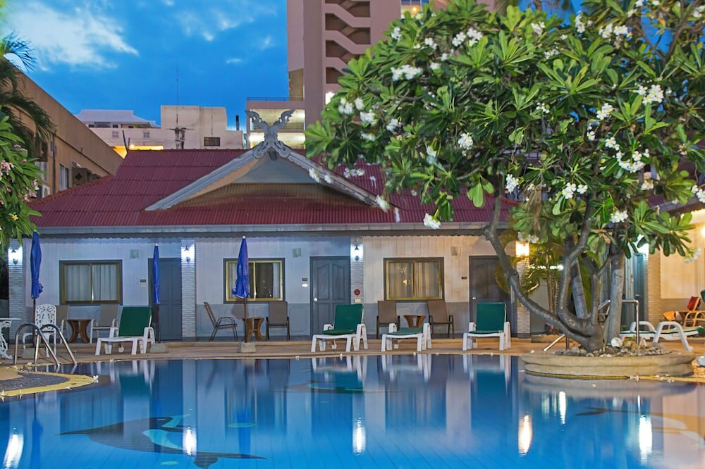 Фото S Lodge Pattaya