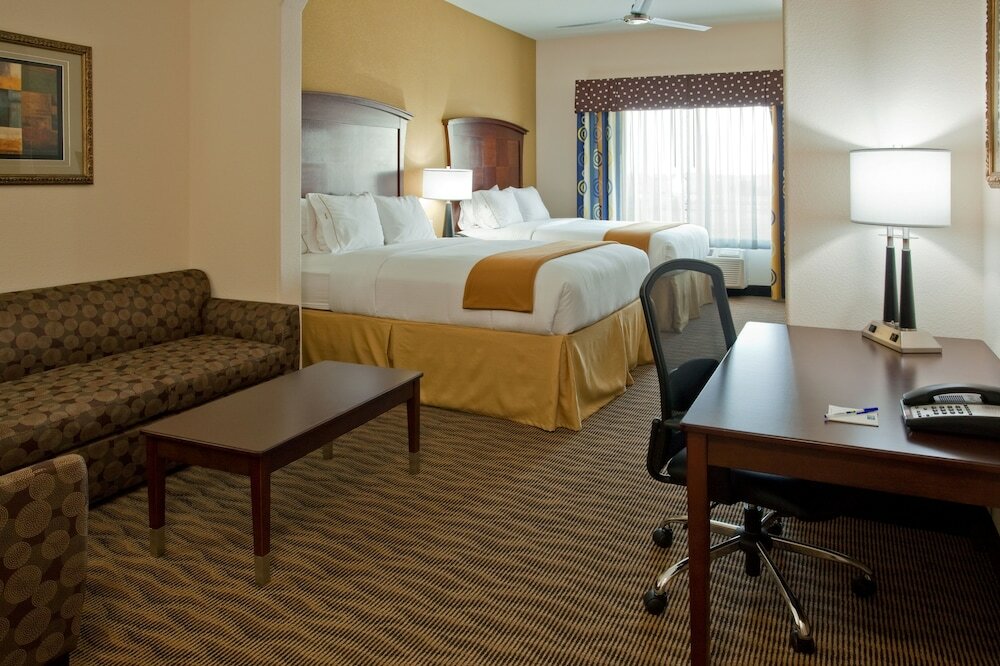 Фото Holiday Inn Express Hotel & Suites Austin South-Buda, an Ihg Hotel