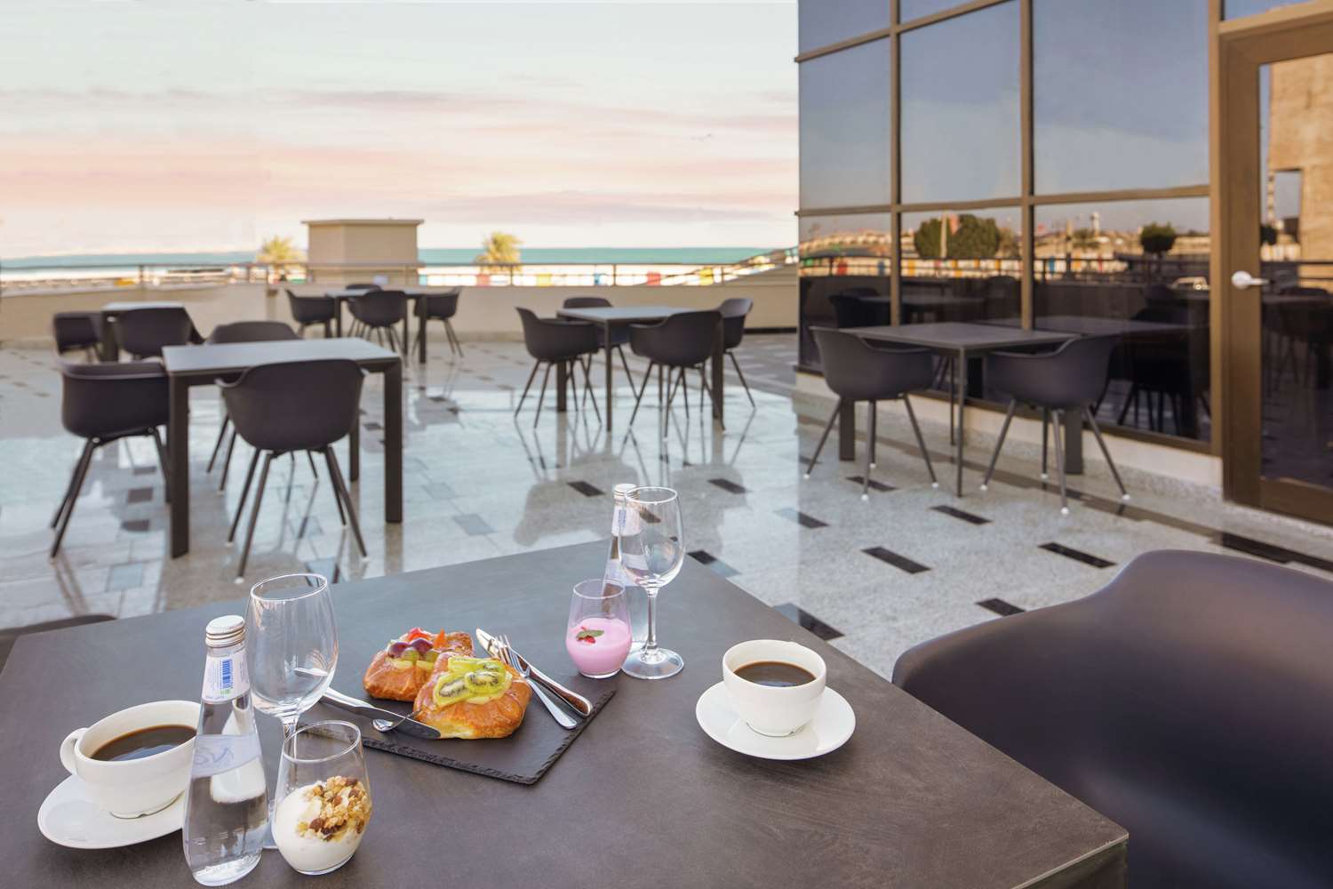 Фото Hilton Garden Inn Al Jubail