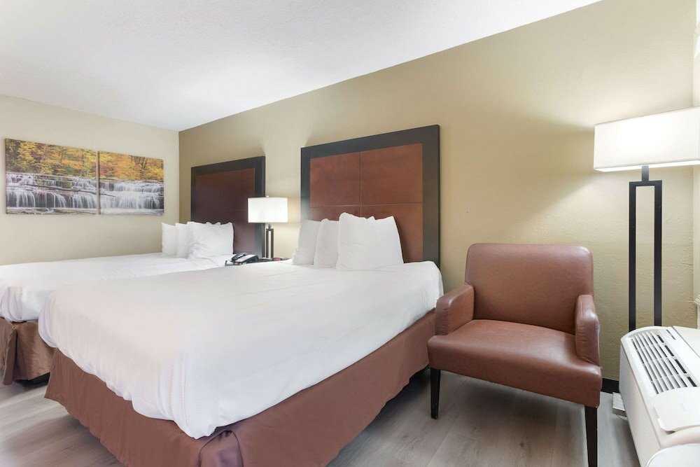 Фото Clarion Pointe