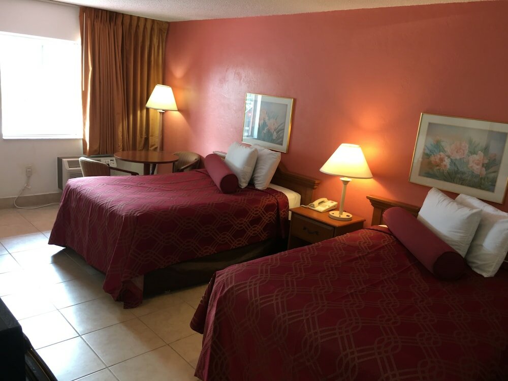 Фото Econo Lodge North