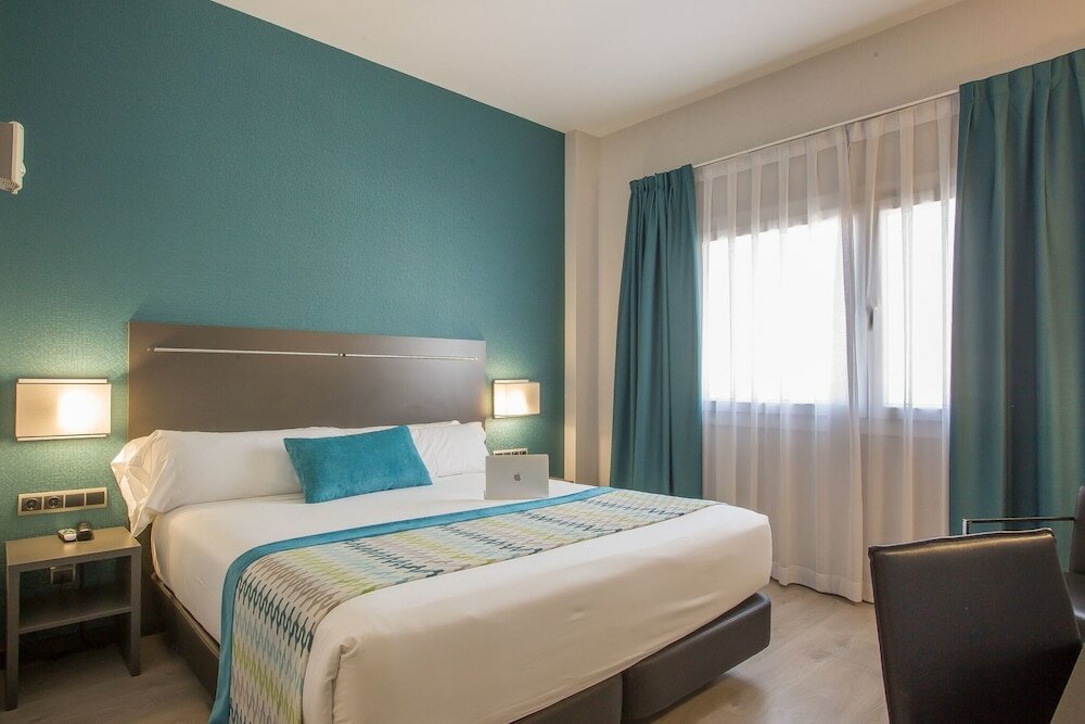 Фото Hotel Venture Sant Cugat