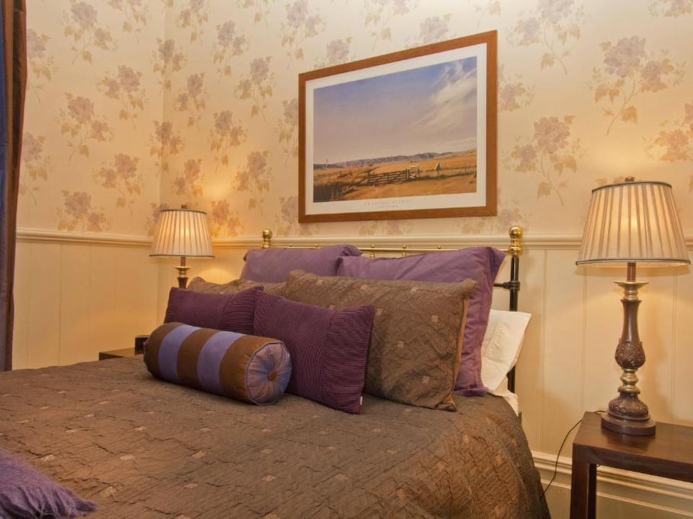 Фото Lilac Rose Boutique Bed and Breakfast